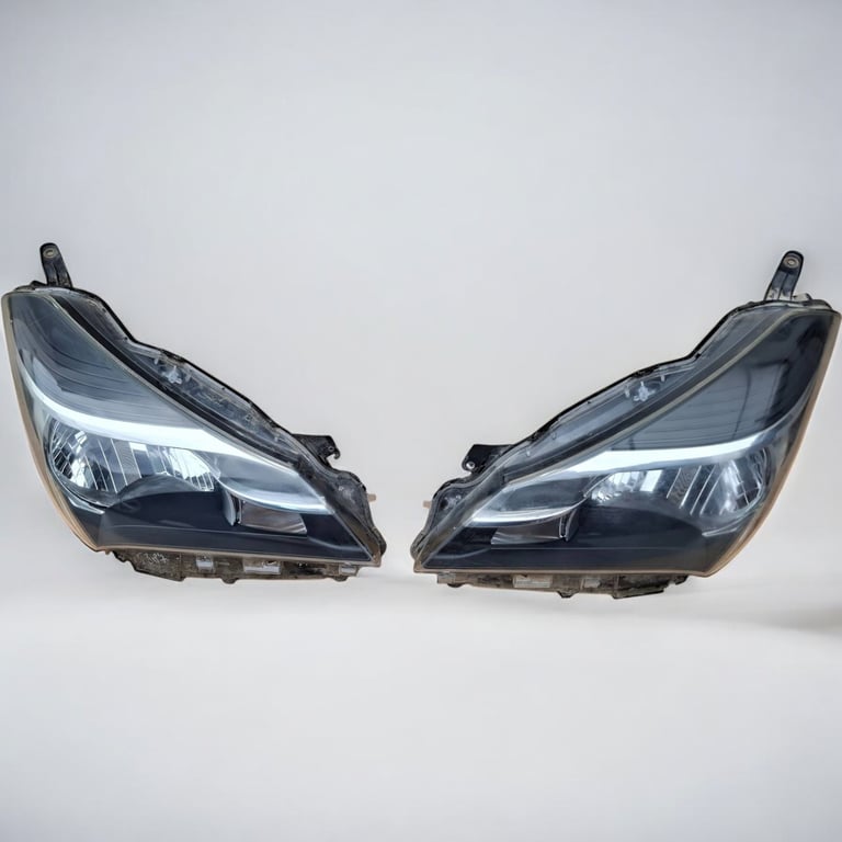 Frontscheinwerfer Toyota Yaris Ein Satz Scheinwerfer Headlight SCH1012069299qq