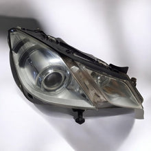 Laden Sie das Bild in den Galerie-Viewer, Frontscheinwerfer Mercedes-Benz C207 A2078204061 Xenon Rechts Headlight