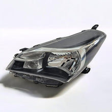 Laden Sie das Bild in den Galerie-Viewer, Frontscheinwerfer Toyota Yaris SPP8372 Links Scheinwerfer Headlight
