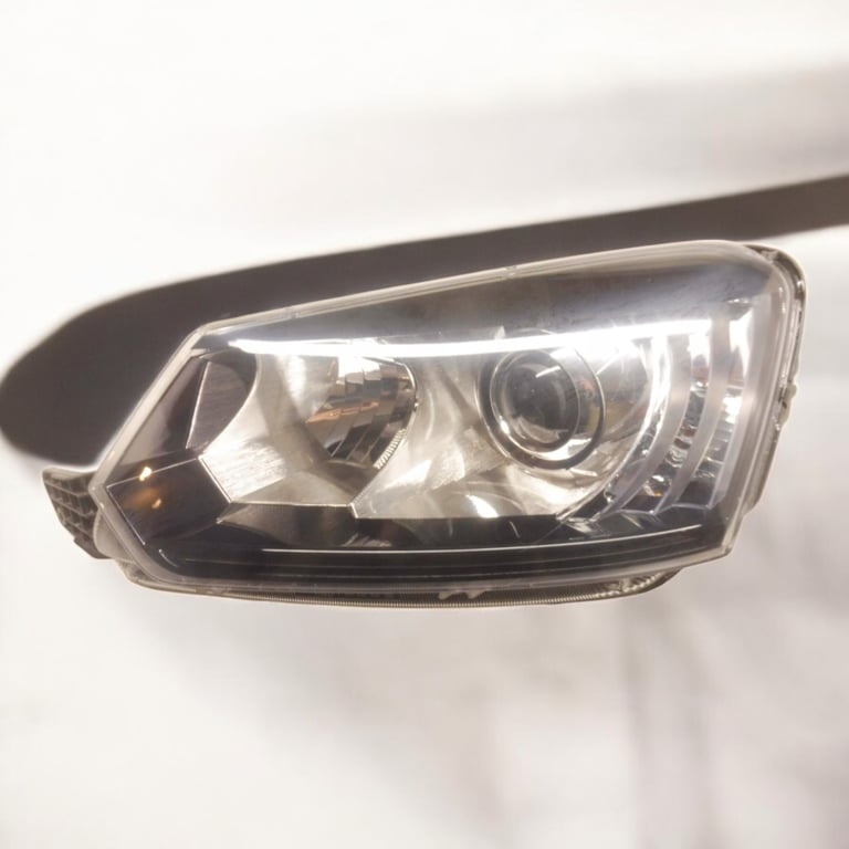 Frontscheinwerfer Skoda Yeti 5L1941015C LE12A6286 130702427200 Xenon Links