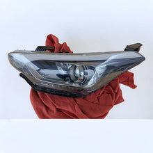 Laden Sie das Bild in den Galerie-Viewer, Frontscheinwerfer Hyundai I20 II 92101C8200 LED Links Scheinwerfer Headlight