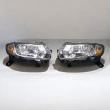 Laden Sie das Bild in den Galerie-Viewer, Frontscheinwerfer Dacia Sandero II 260608494R 260105344R Rechts oder Links