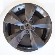 Load image into Gallery viewer, 1x Alufelge 17 Zoll 7.5&quot; 5x112 38ET Glanz Schwarz 565601025AA Skoda Rim Wheel