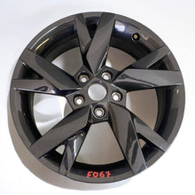 Laden Sie das Bild in den Galerie-Viewer, 1x Alufelge 17 Zoll 6.5&quot; 5x112 46ET Glanz Silber 5E3601025AC Skoda Octavia Iv