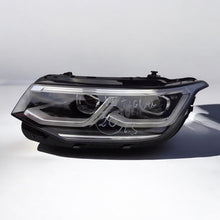 Laden Sie das Bild in den Galerie-Viewer, Frontscheinwerfer VW Tiguan 5NB941081C Links Scheinwerfer Headlight
