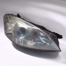 Laden Sie das Bild in den Galerie-Viewer, Frontscheinwerfer Mercedes-Benz W221 Rechts Scheinwerfer Headlight