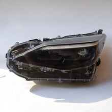 Laden Sie das Bild in den Galerie-Viewer, Frontscheinwerfer Toyota Yaris Cross LED Links Scheinwerfer Headlight SCH8850603390hm