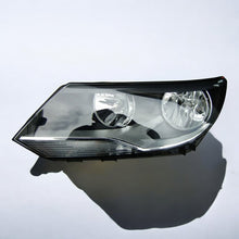 Load image into Gallery viewer, Frontscheinwerfer VW Tiguan 5N1941005 Links Scheinwerfer Headlight