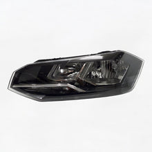 Laden Sie das Bild in den Galerie-Viewer, Frontscheinwerfer VW Polo 2G1941005- Links Scheinwerfer Headlight