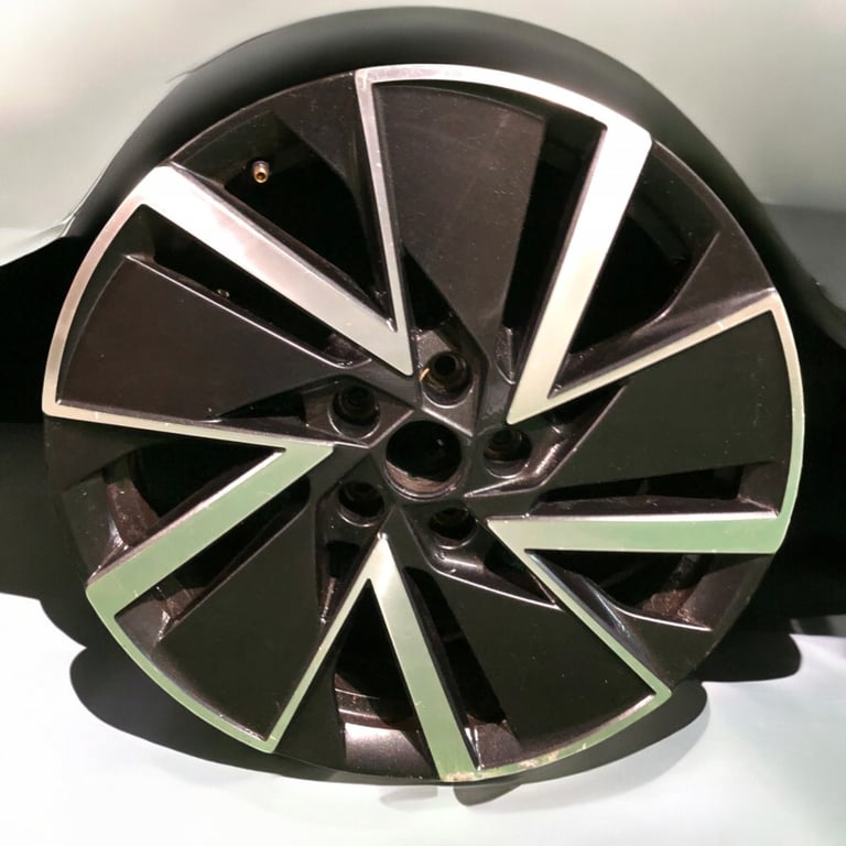 1x Alufelge 18 Zoll 7.5" 5x112 48ET Glanz Schwarz 5E3601025AD Mg Octavia 5e3 Iv