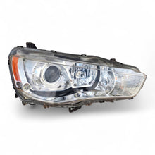 Laden Sie das Bild in den Galerie-Viewer, Frontscheinwerfer Mitsubishi Outlander II P8597 Xenon Rechts Headlight