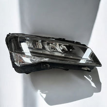 Laden Sie das Bild in den Galerie-Viewer, Frontscheinwerfer Skoda Superb III 3V1941016C Full LED Rechts Headlight