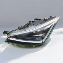 Laden Sie das Bild in den Galerie-Viewer, Frontscheinwerfer Seat Ibiza 6F1941007 Links Scheinwerfer Headlight