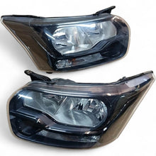 Laden Sie das Bild in den Galerie-Viewer, Frontscheinwerfer Ford Transit GK31-13W030-BB GK31-13W029-BB Rechts oder Links