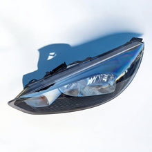 Load image into Gallery viewer, Frontscheinwerfer Ford Focus F1EB-13W030EC Links Scheinwerfer Headlight