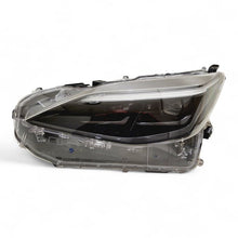Laden Sie das Bild in den Galerie-Viewer, Frontscheinwerfer Toyota Yaris Cross LED Ein Stück (Rechts oder Links) Headlight SCH7774465607nw