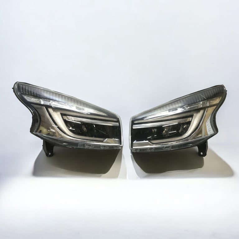 Frontscheinwerfer Renault Trafic III 260608582R Links Scheinwerfer Headlight