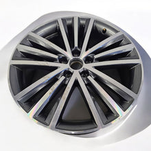 Load image into Gallery viewer, 1x Alufelge 19 Zoll 7.5&quot; 5x112 43ET 565601025B Skoda Kodiaq Rim Wheel