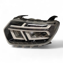 Laden Sie das Bild in den Galerie-Viewer, Frontscheinwerfer Dacia Duster 260602465R LED Links Scheinwerfer Headlight