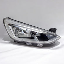 Laden Sie das Bild in den Galerie-Viewer, Frontscheinwerfer Ford Focus JX7B-13W029-AE Rechts Scheinwerfer Headlight