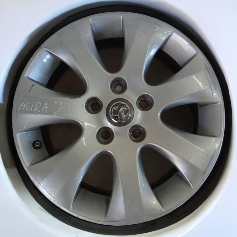 1x Alufelge 16 Zoll 6.5" 5x115 41ET Opel Astra J Rim Wheel FEL4273032727rx