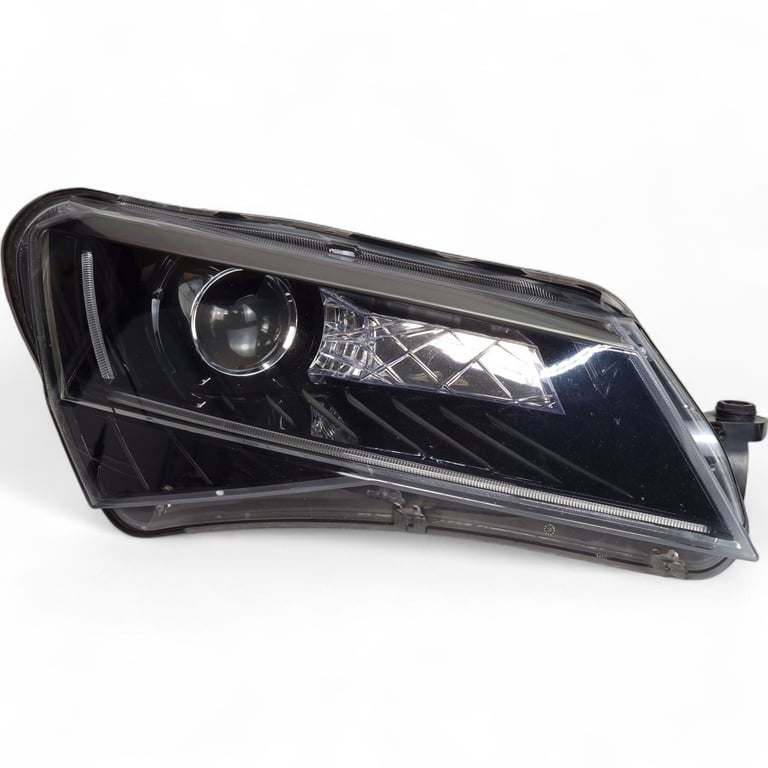 Frontscheinwerfer Skoda Superb III 3V1941016B Xenon Rechts Headlight