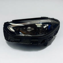 Laden Sie das Bild in den Galerie-Viewer, Frontscheinwerfer Mercedes-Benz W206 A2069062903 Ein Stück (Rechts oder Links) SCH1074423605jy