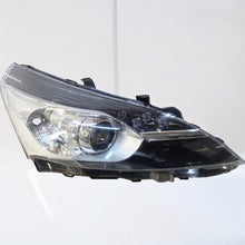 Load image into Gallery viewer, Frontscheinwerfer Toyota Verso 81110-0F181-00 Xenon Rechts Headlight SCH6190285987bp
