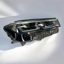 Laden Sie das Bild in den Galerie-Viewer, Frontscheinwerfer BMW G11 7946772 Rechts Scheinwerfer Headlight SCH3330898648sn