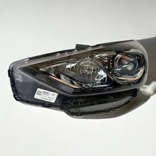 Laden Sie das Bild in den Galerie-Viewer, Frontscheinwerfer Hyundai I30 III G4921-64010 Links Scheinwerfer Headlight SCH4946487638eb