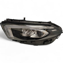 Laden Sie das Bild in den Galerie-Viewer, Frontscheinwerfer Mercedes-Benz W177 A1779064703 Full LED Rechts oder Links SCH7780225519wn