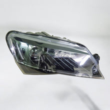 Laden Sie das Bild in den Galerie-Viewer, Frontscheinwerfer Skoda Superb III 3V1941016B Xenon Rechts Headlight