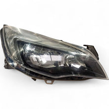 Laden Sie das Bild in den Galerie-Viewer, Frontscheinwerfer Opel Astra J 13371596 Rechts Scheinwerfer Headlight SCH1540762453pr