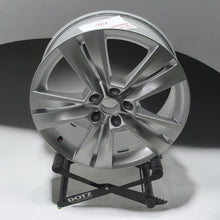 Load image into Gallery viewer, 1x Alufelge 18 Zoll 7.0" 5x112 45ET Matt Silber 57A601025M Skoda Karoq Rim Wheel FEL5503128630tr