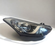 Load image into Gallery viewer, Frontscheinwerfer Hyundai I30 92102-A6020 Rechts Scheinwerfer Headlight