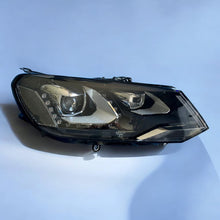 Laden Sie das Bild in den Galerie-Viewer, Frontscheinwerfer VW Touareg 7P1941752 Xenon Rechts Scheinwerfer Headlight