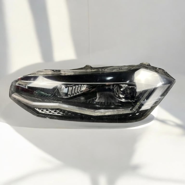 Frontscheinwerfer VW Polo 2G1941035B Links Scheinwerfer Headlight