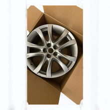 Load image into Gallery viewer, 1x Alufelge 19 Zoll 7.5&quot; 5x114.3 45ET Glanz Silber 9965-08-7590-CN Mazda