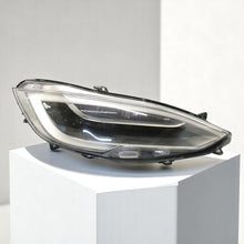 Laden Sie das Bild in den Galerie-Viewer, Frontscheinwerfer Tesla S 106504600B Rechts Scheinwerfer Headlight