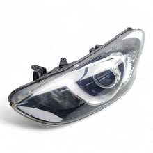 Laden Sie das Bild in den Galerie-Viewer, Frontscheinwerfer Hyundai I30 Hatchback 92101-A6030 Rechts oder Links