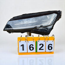 Laden Sie das Bild in den Galerie-Viewer, Frontscheinwerfer Skoda Superb III Links Scheinwerfer Headlight