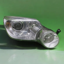 Laden Sie das Bild in den Galerie-Viewer, Frontscheinwerfer Skoda Yeti 5L1941016B Xenon Rechts Scheinwerfer Headlight