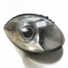 Laden Sie das Bild in den Galerie-Viewer, Frontscheinwerfer Mercedes-Benz W251 A2518260191 Rechts Scheinwerfer Headlight