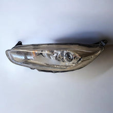 Laden Sie das Bild in den Galerie-Viewer, Frontscheinwerfer Ford Fiesta C1BB-13W030-CG Links Scheinwerfer Headlight