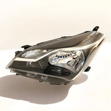 Load image into Gallery viewer, Frontscheinwerfer Toyota Yaris Links Scheinwerfer Headlight