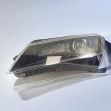 Laden Sie das Bild in den Galerie-Viewer, Frontscheinwerfer Skoda Superb III 3V1941015A Links Scheinwerfer Headlight