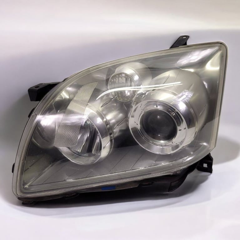 Frontscheinwerfer Toyota Avensis 85967-24010 T250 SKU11340 Links Headlight