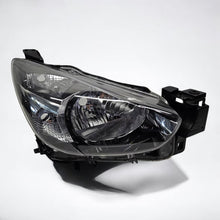 Laden Sie das Bild in den Galerie-Viewer, Frontscheinwerfer Mazda II DB5J-51030 Rechts Scheinwerfer Headlight