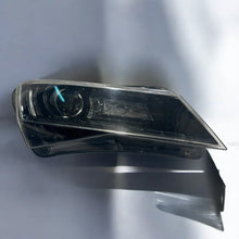 Laden Sie das Bild in den Galerie-Viewer, Frontscheinwerfer Skoda Superb III 3V1941016B Xenon Rechts Headlight