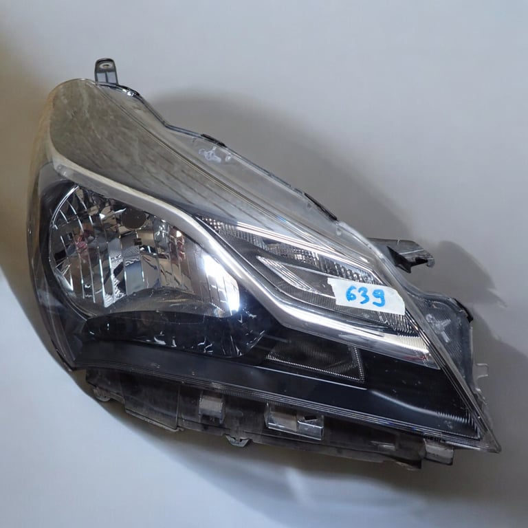 Frontscheinwerfer Toyota Yaris LED Rechts Scheinwerfer Headlight
